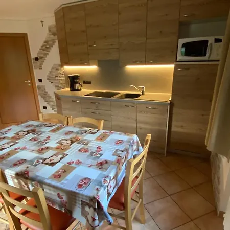 Sunflower Apartment *